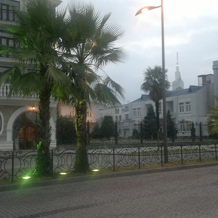 Nini'S Apartments Batumi Exteriör bild